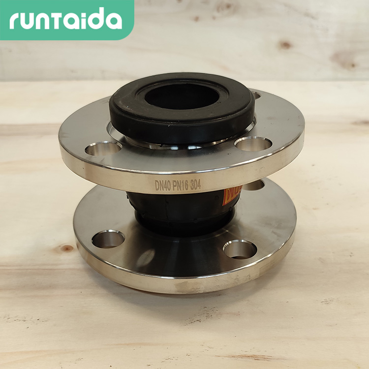 潤（rùn）泰達-DN100橡膠接（jiē）頭管道減震器避（bì）震喉橡膠柔性接頭